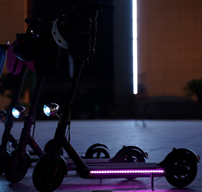 NeonPulse RGBIC LED-ljusremsa – Syns & Imponerar på Elsparkcykel